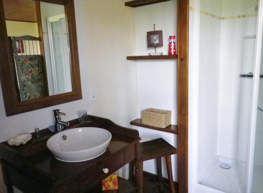 Chambre D'Hotes La Haie Fleurie Chevillard Room photo